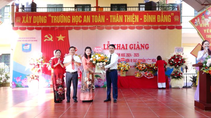 Trường Tiểu học Giấy Bãi Bằng khai giảng năm học 2024 -2025