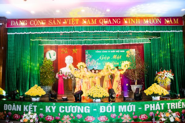 Tổng Công ty Giấy Việt Nam tổ chức gặp mặt các đồng chí lãnh đạo huyện Phù Ninh nhân dịp đón xuân Giáp Thìn 2024